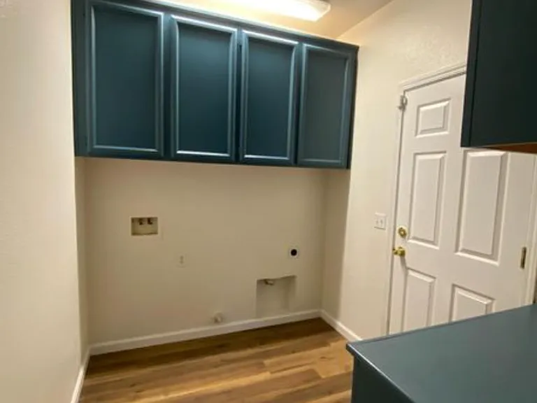 5901 Caddington Way — Photo 14