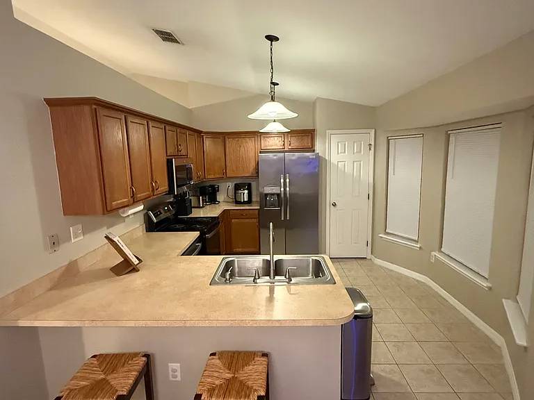 2240 SW 169th Pl — Photo 5