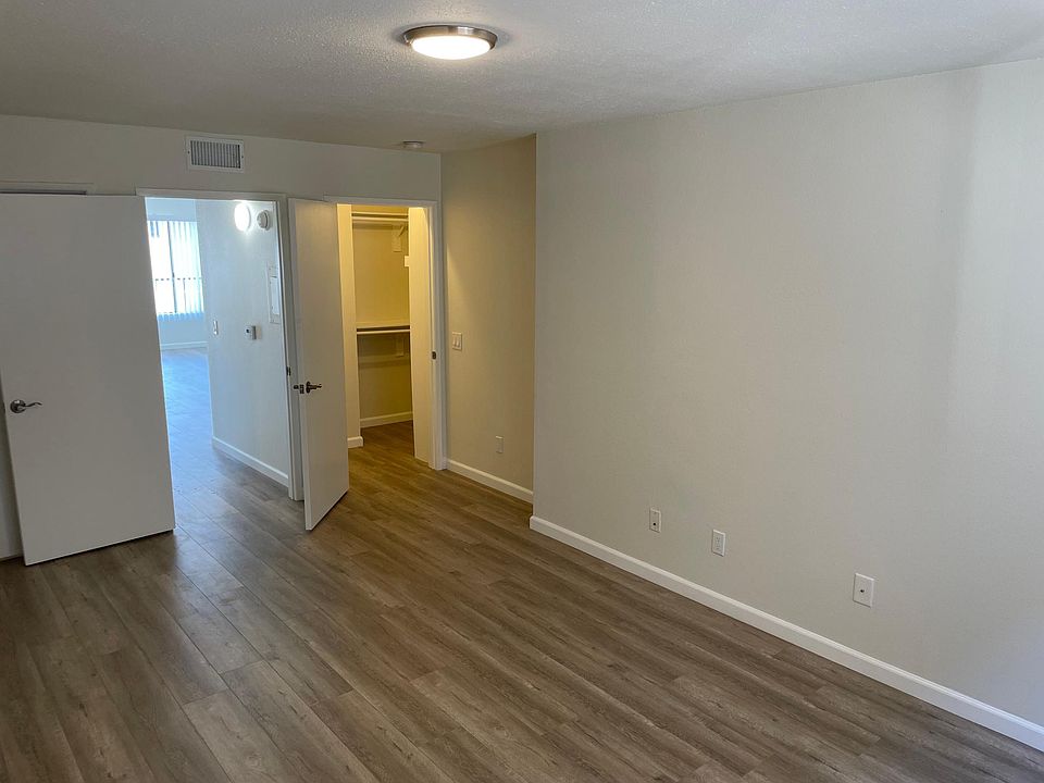 Bedroom + Walk-in Closet