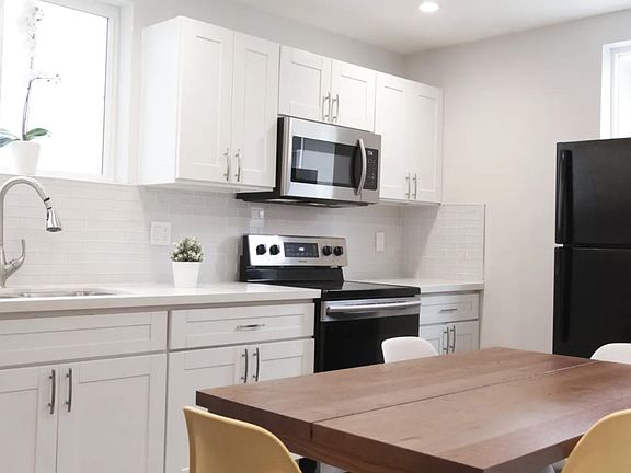 4th image of 1729-1733 W Adams Blvd #8