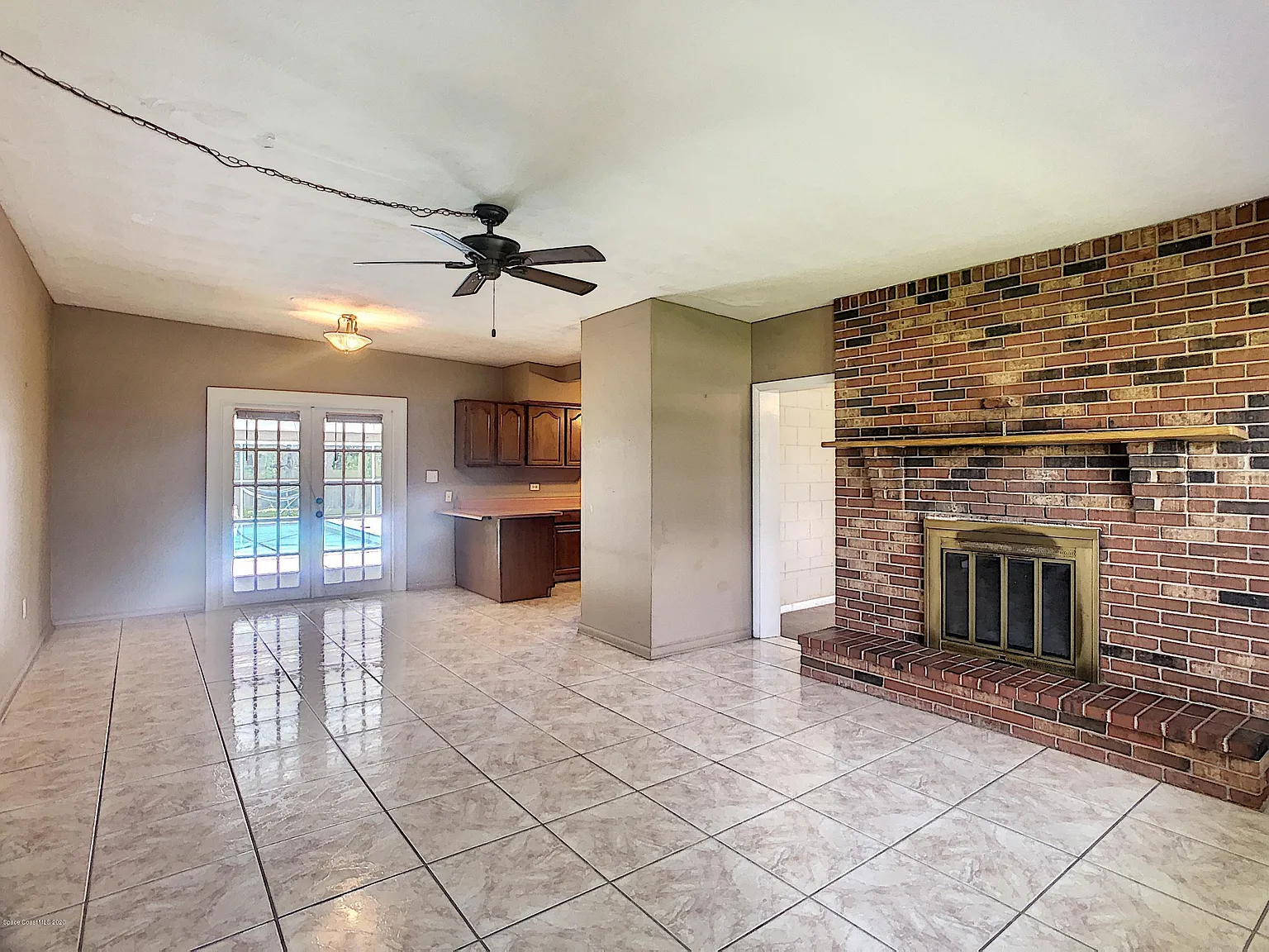 3 bed, 2.0 bath, 1280 sqft, $2,300 — Photo 2