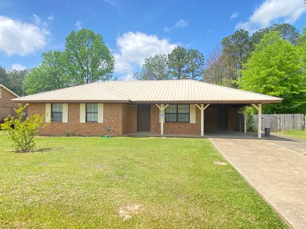 209 Belle Cir, Columbus, MS 39702