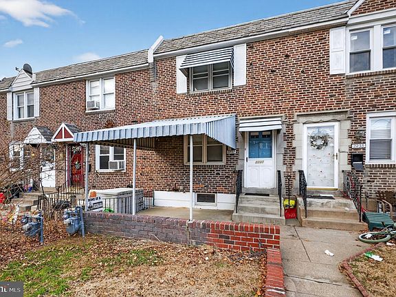2nd image of 2237 S Harwood Ave