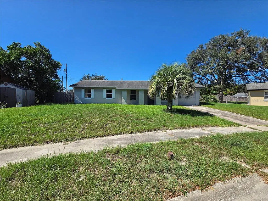 4 bed, 1.5 bath, 1150 sqft, $1,795 — Photo 1