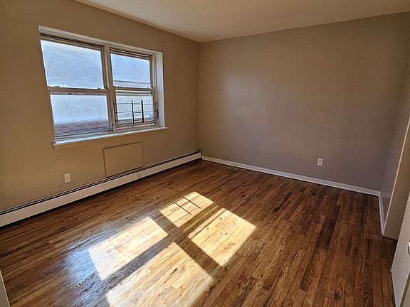 2nd image of 9 Breckenridge Ter #3B