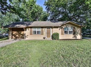 510 NE Castle Dr, Lees Summit, MO 64086