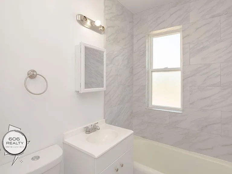 2208 S 57th Ave #10 — Photo 11