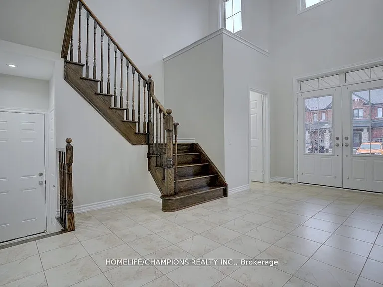 102 Benadir Ave — Photo 12