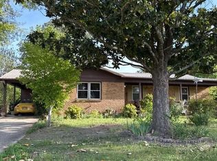 609 Freda Ct, Spring Lake, NC 28390