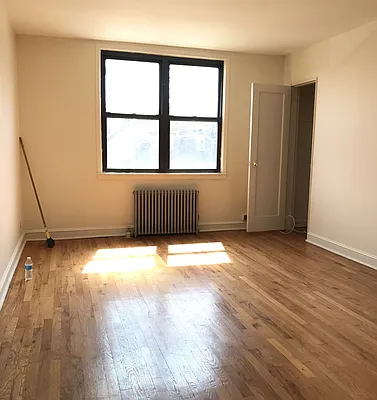 Rented by Zikos Realty Services | media 20