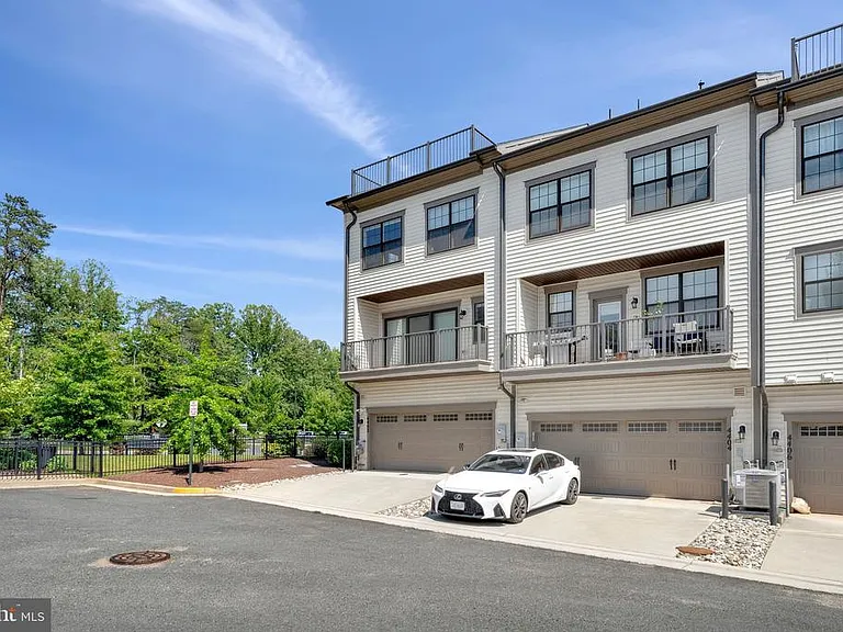 4402 Fair Lakes Ct — Photo 3