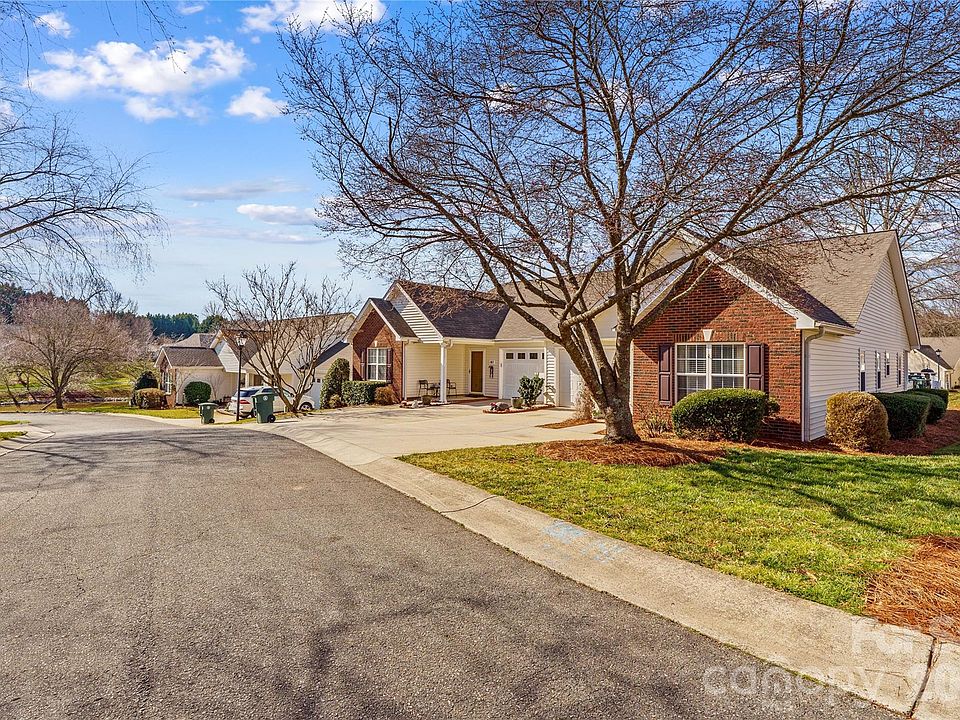 1st image of 143 Ashwood Ln