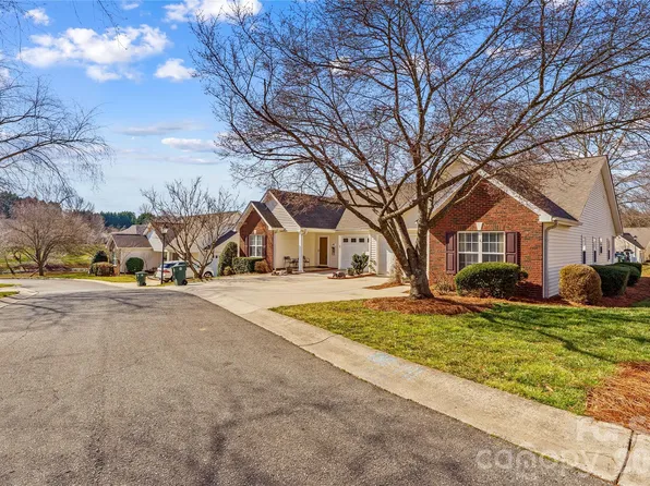 143 Ashwood Ln, Mooresville, NC 28117