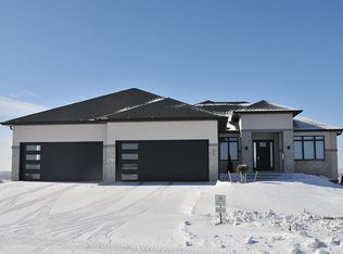 5828 Crested Butte Rd, Bismarck, ND 58503