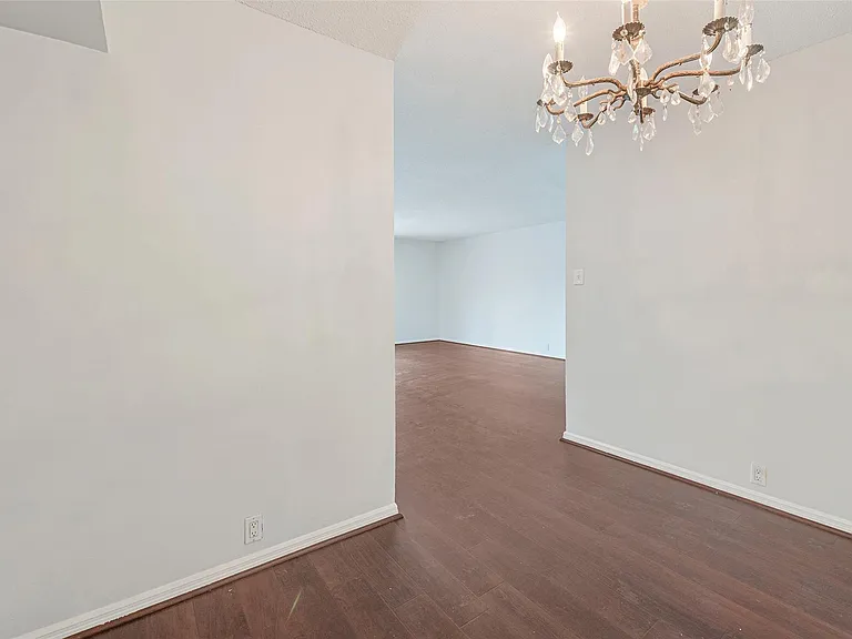 2601 Bellefontaine St #B309 — Photo 4