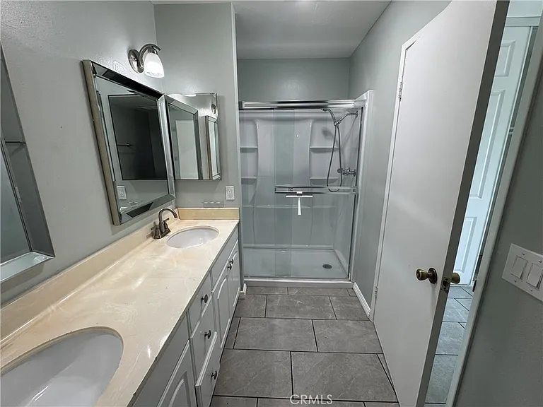 810 W Lambert Rd — Photo 15