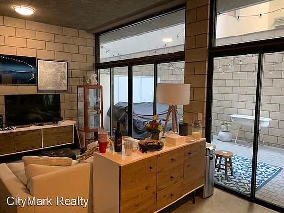 4th image of 1929 Columbia St #7700541