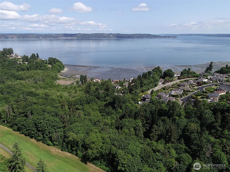 5th image of 3911 SW Dash Point Rd