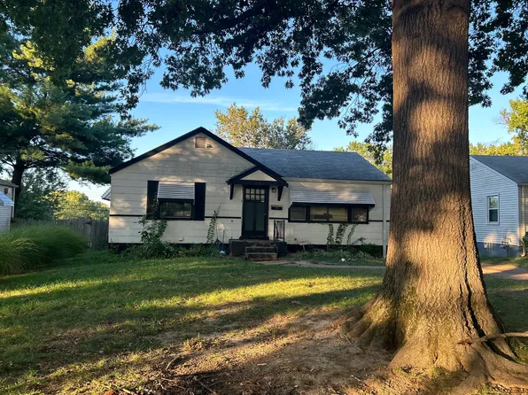 7861 Madison Dr, Saint Louis, MO 63133
