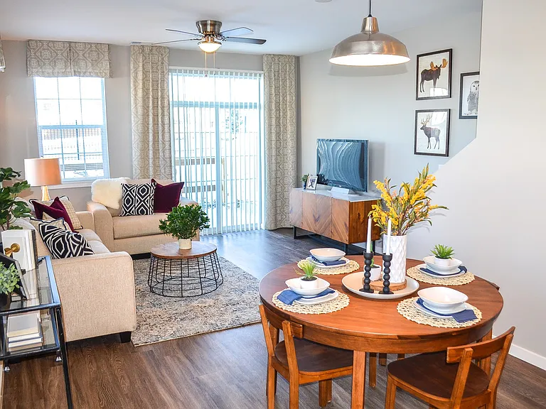 Black Feather Apartment Homes — Photo 6