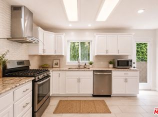 6033 Fallbrook Ave, Woodland Hills, CA 91367