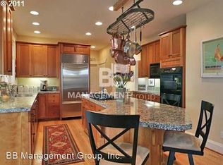 1123 NW Parkridge Ln, Portland, OR 97229