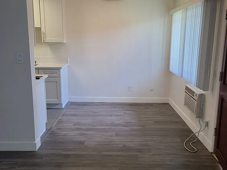 528 N. Hobart Blvd — Photo 3