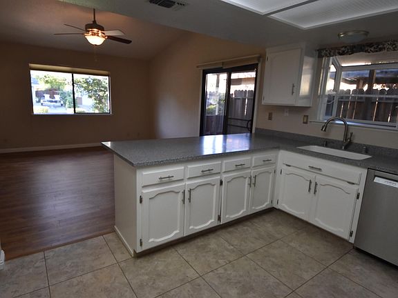 4th image of 114 Almond Dr