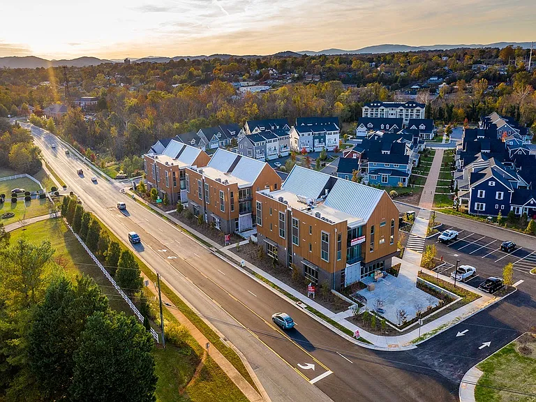 Riverside Village Apartments — Photo 36