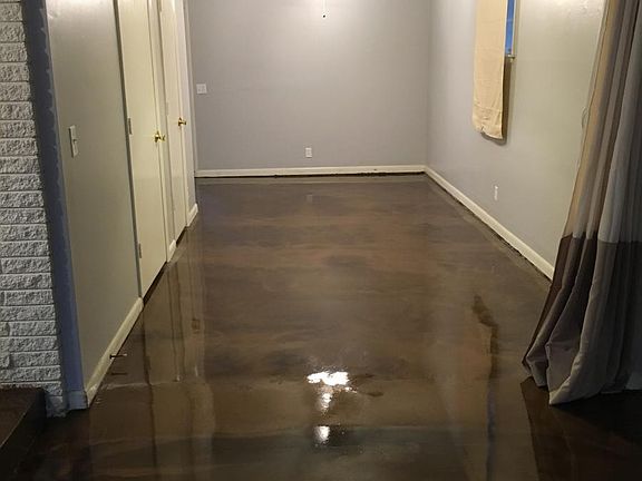 Beautiful epoxy stained concrete!!