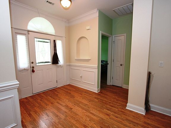 2nd image of 16 Guther Blvd