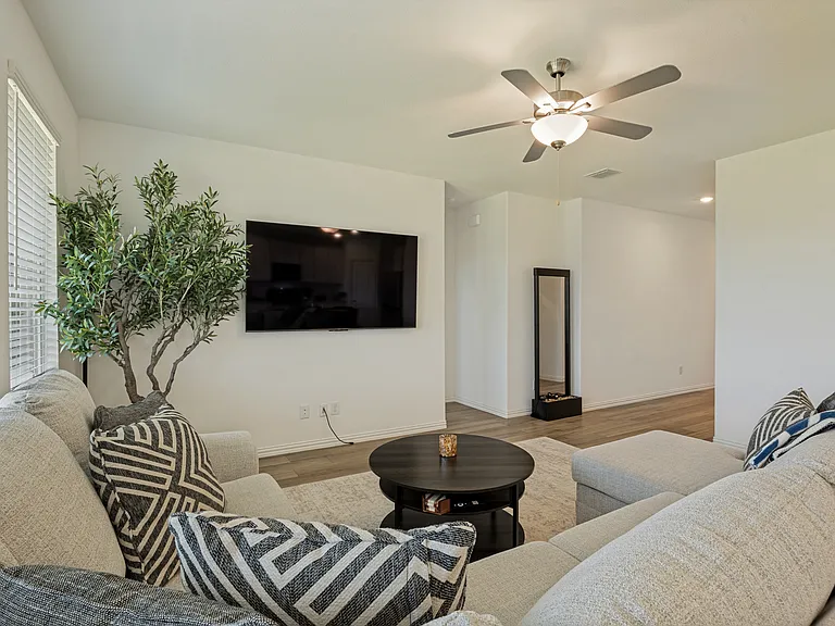 328 Ardsley Ln — Photo 21