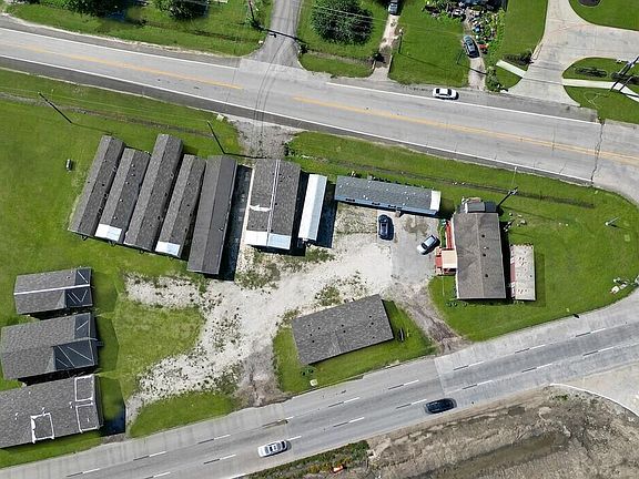 3rd image of 3733 N Alexander Dr