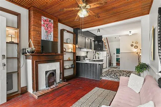 2 bed, 1.0 bath, 773 sqft, $1,700 — Photo 4
