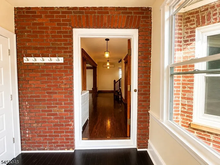 2 Cloverhill Pl #1 — Photo 3