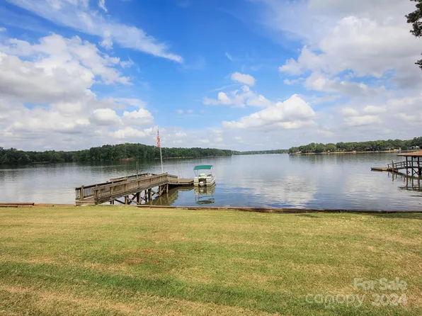 160 Willow Ln, Salisbury, NC 28146