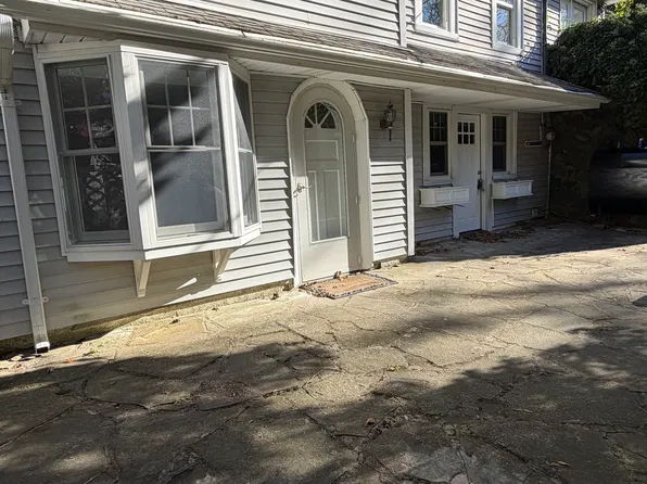 55 Woodhull Landing Rd, Sound Beach, NY 11789