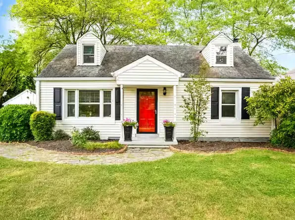 6004 Edgewood Ln, Alexandria, VA 22310