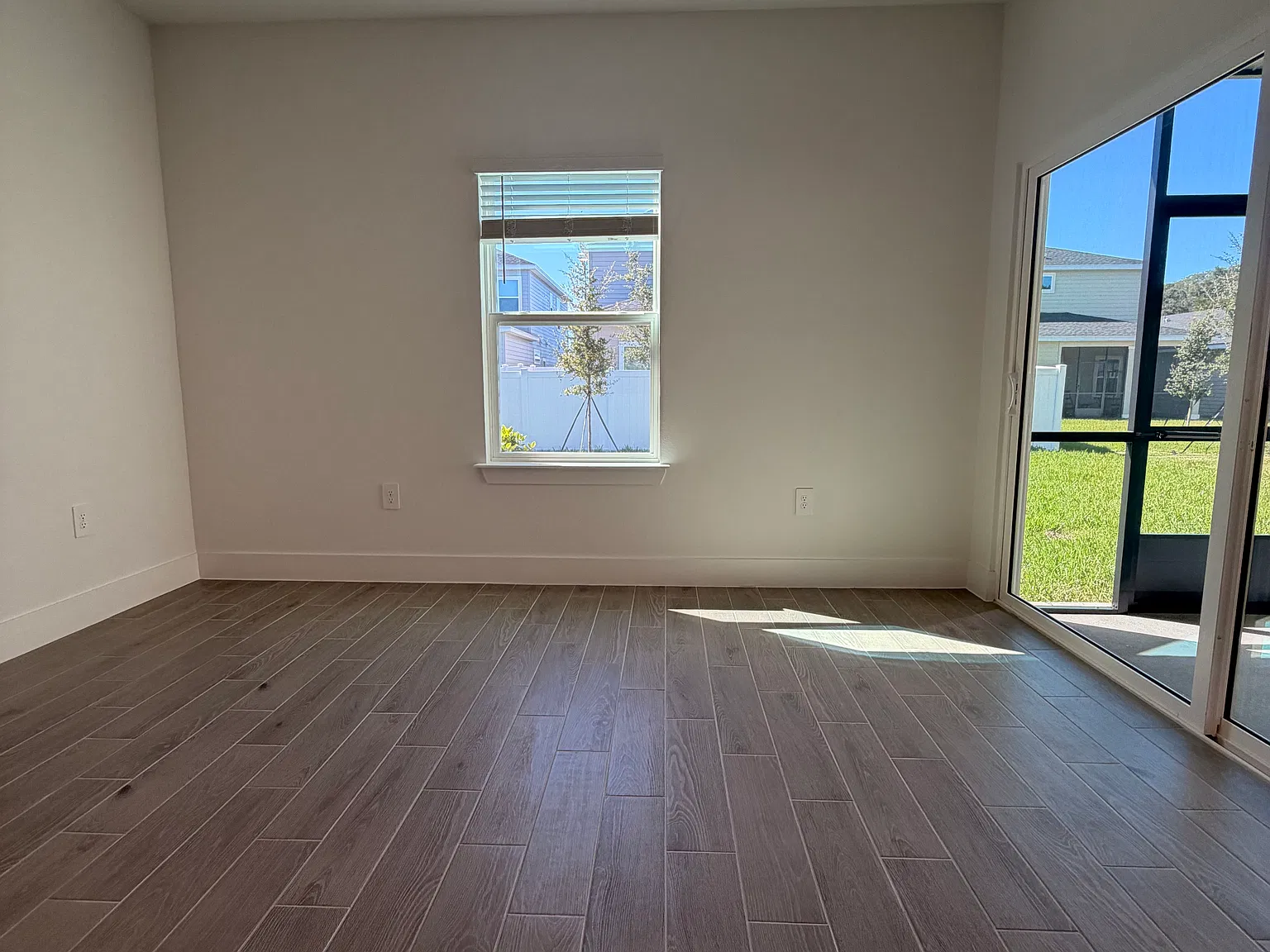 4 bed, 2093 sqft, $2,350 — Photo 3