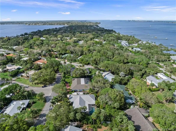 20 Banyan Rd, Sewalls Point, FL 34996