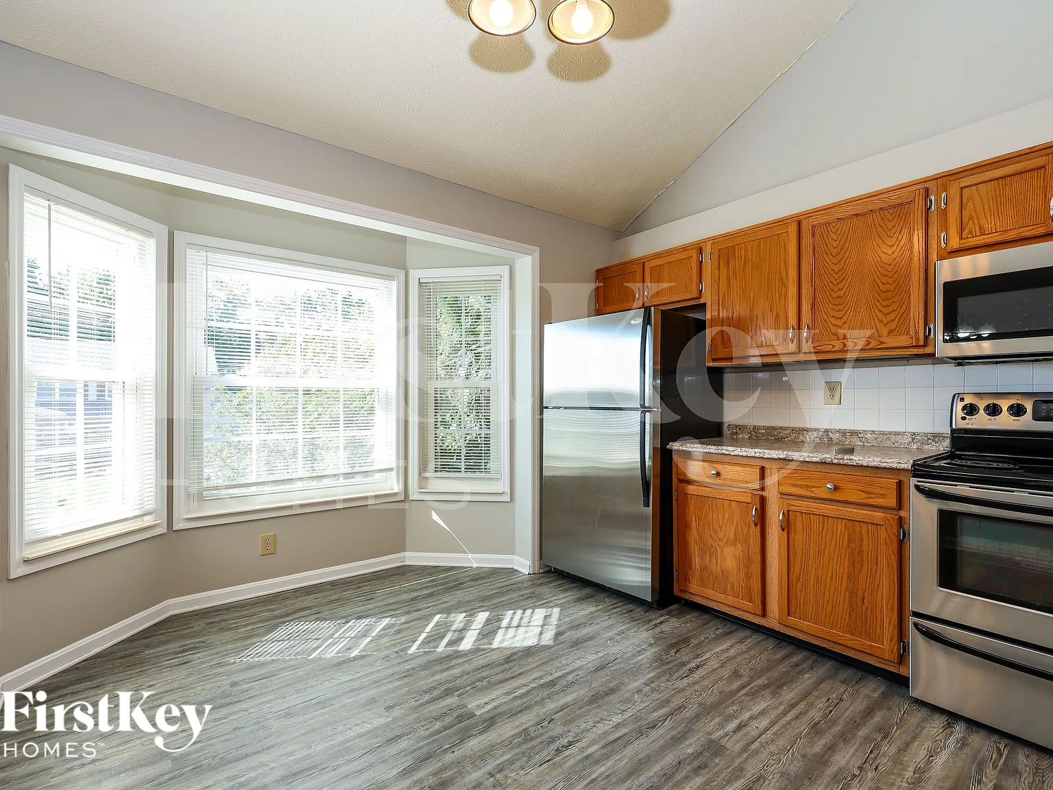 3 bed, 2.5 bath, 1640 sqft, $2,045 — Photo 3