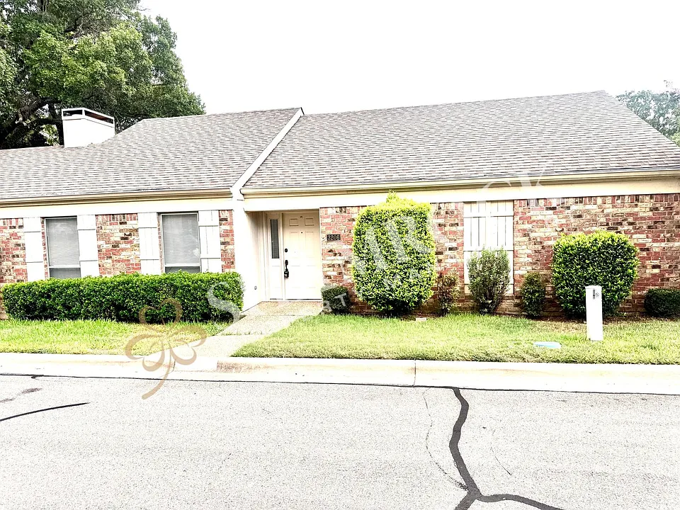 3206 Creekwood Cir