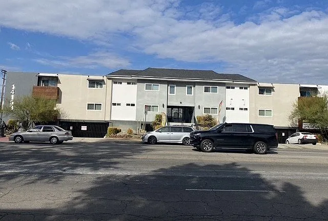 14153 Victory Blvd. — Photo 2