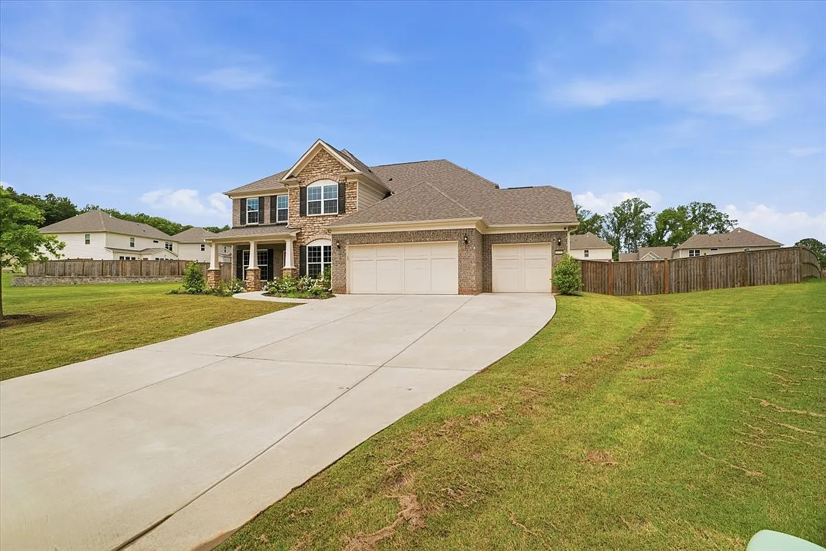 5 bed, 4.5 bath, 3592 sqft, $4,000 — Photo 3
