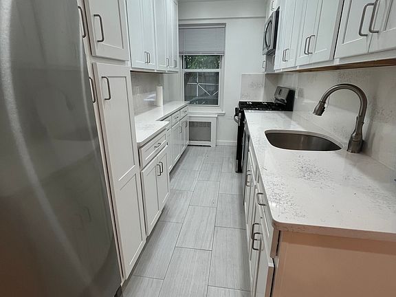 2nd image of 110 E End Ave APT 1K