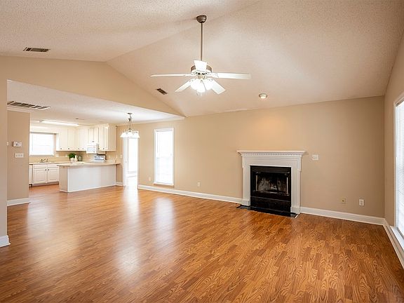 3rd image of 305 Saint Clair Dr
