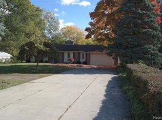 24335 Waltz Rd, New Boston, MI 48164