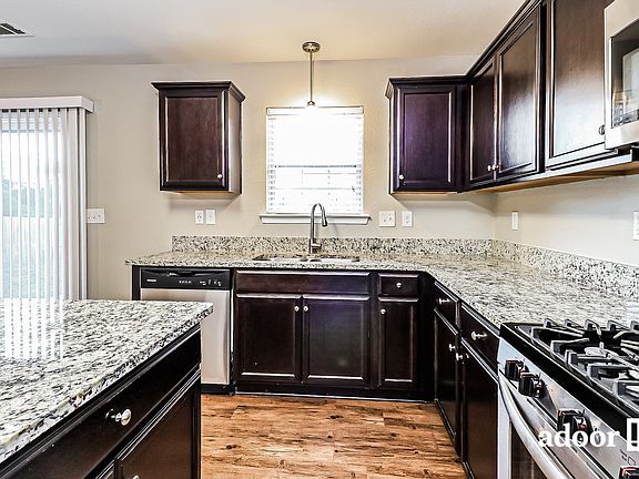 4th image of 2849 Westbury Ct