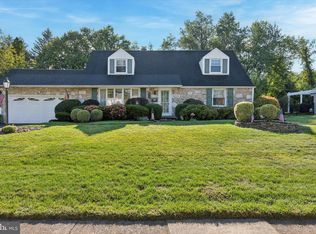 324 Valley Rd, Oreland, PA 19075