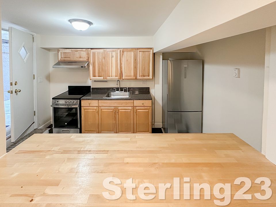 1st image of 2345 Crescent St #1